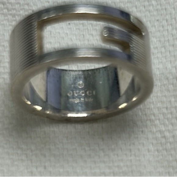 Gucci Silver Minimalist Architectural Ring - Picture 3 of 4